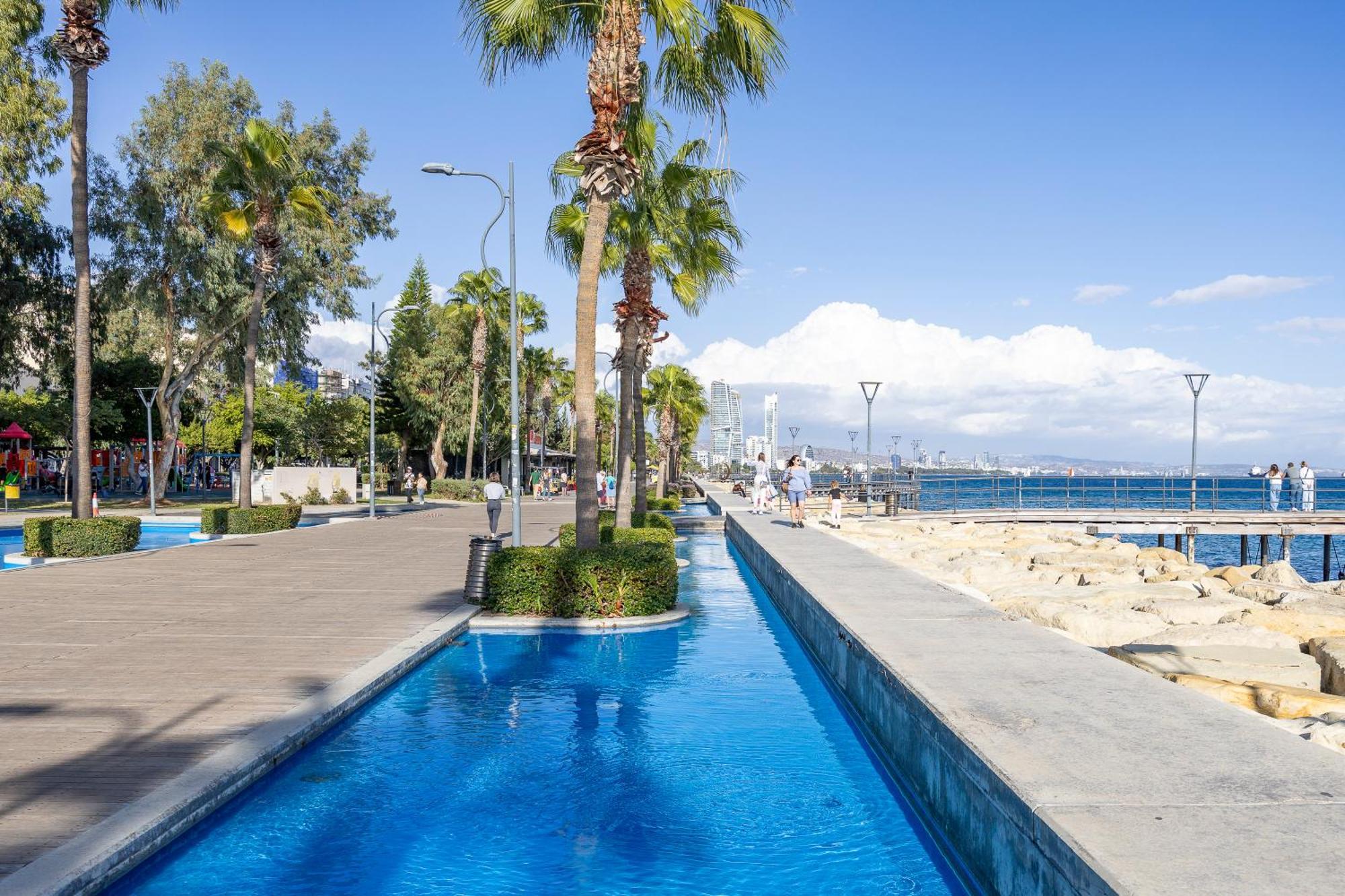 Steps From The Sea, Downtown, Balcony - Prokymea 74