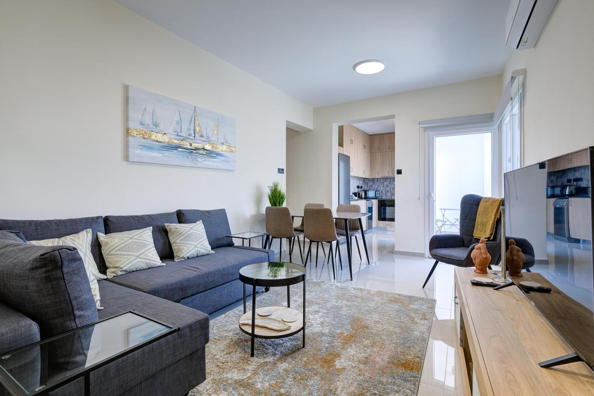 Steps From The Sea, Downtown, Balcony - Prokymea 74 Daire Limasol