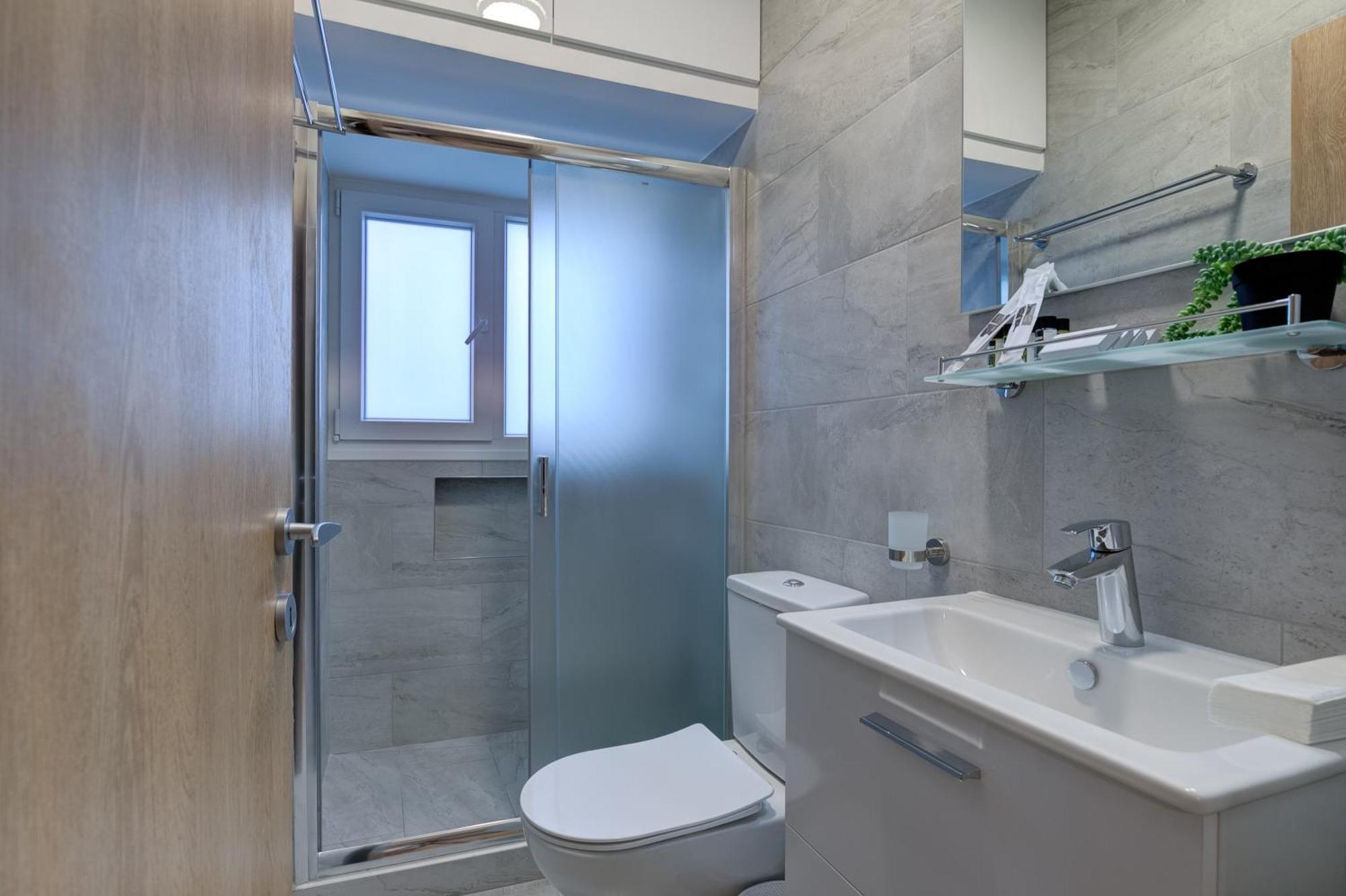 Steps From The Sea, Downtown, Balcony - Prokymea 74 *