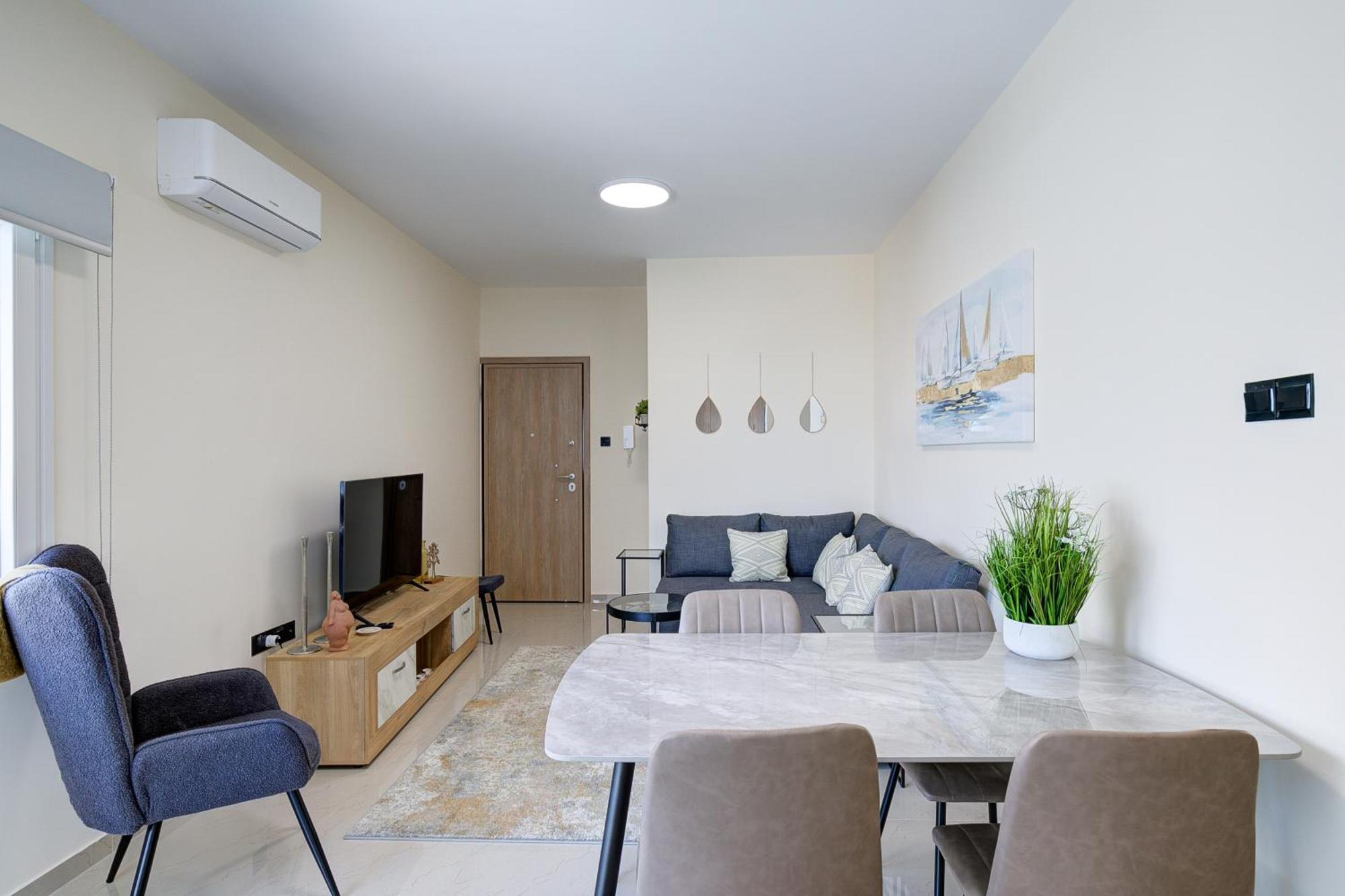 Apartment Steps From The Sea, Downtown, Balcony - Prokymea 74 *